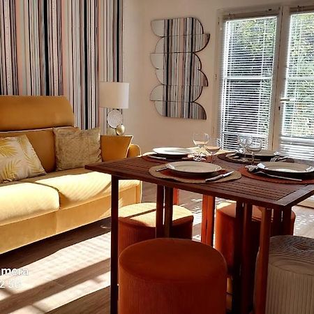 Rez-De-Chaussee Privatif Spacieux 3* D'Une Villa Centre Ville Hyères Exteriör bild
