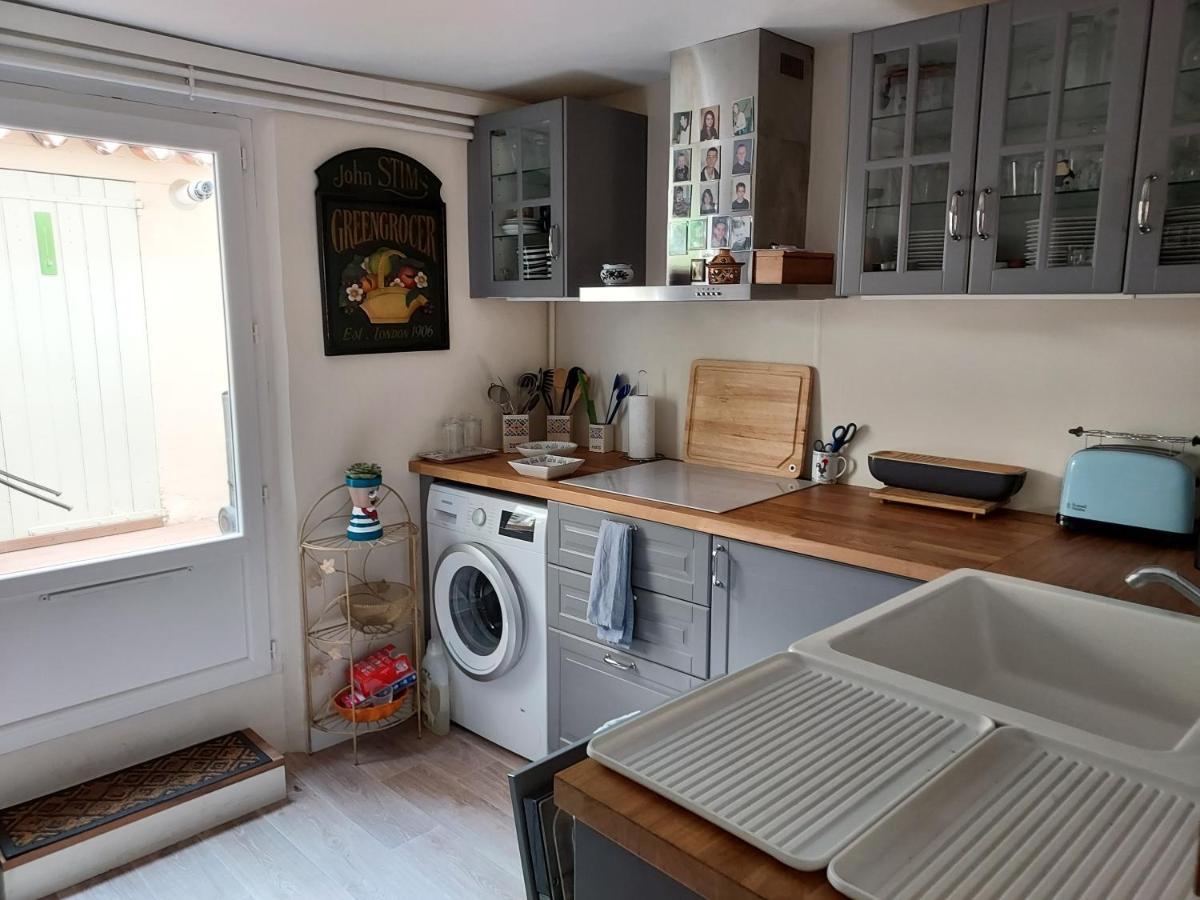 Rez-De-Chaussee Privatif Spacieux 3* D'Une Villa Centre Ville Hyères Exteriör bild